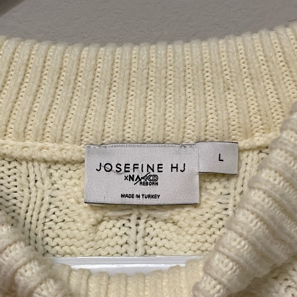 Cable Knit Sweater - Picture 7 of 10